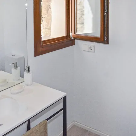 3 Bedroom Amazing In Holiday home