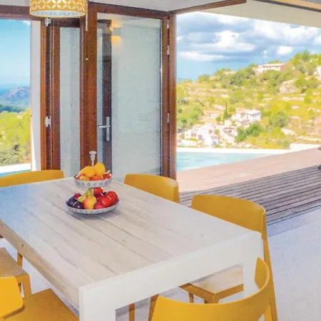 بيت للعطل 3 Bedroom Amazing In *